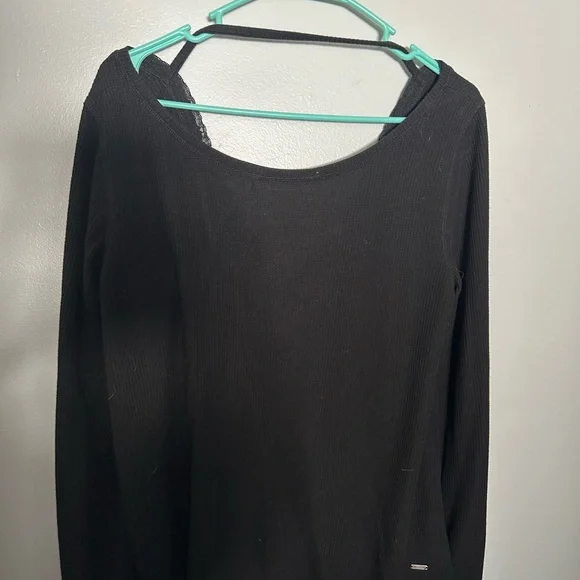 Hollister Crewneck Top - Picture 2 of 3